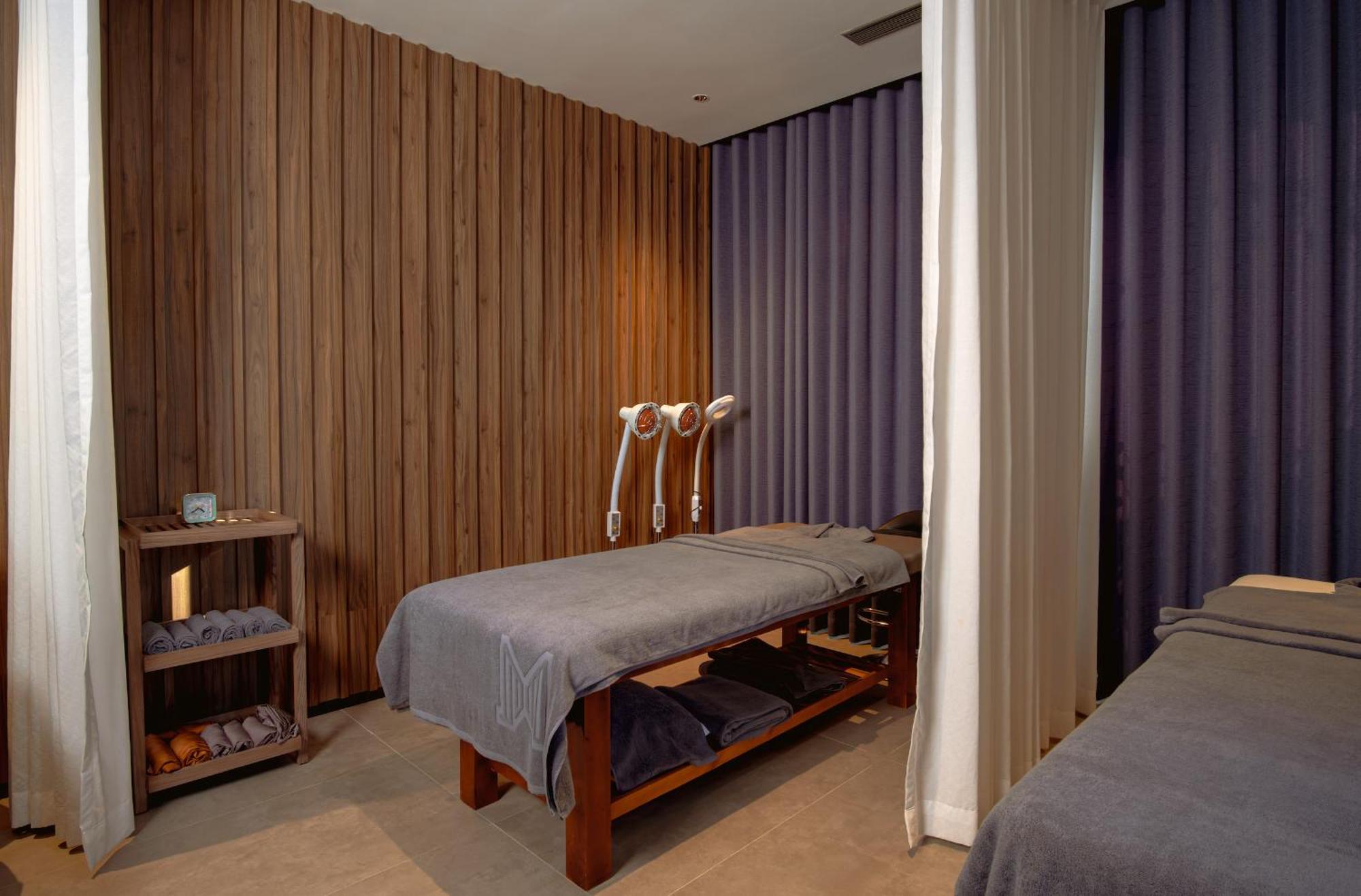 M Hotel Danang 外观 照片 A massage room at a spa