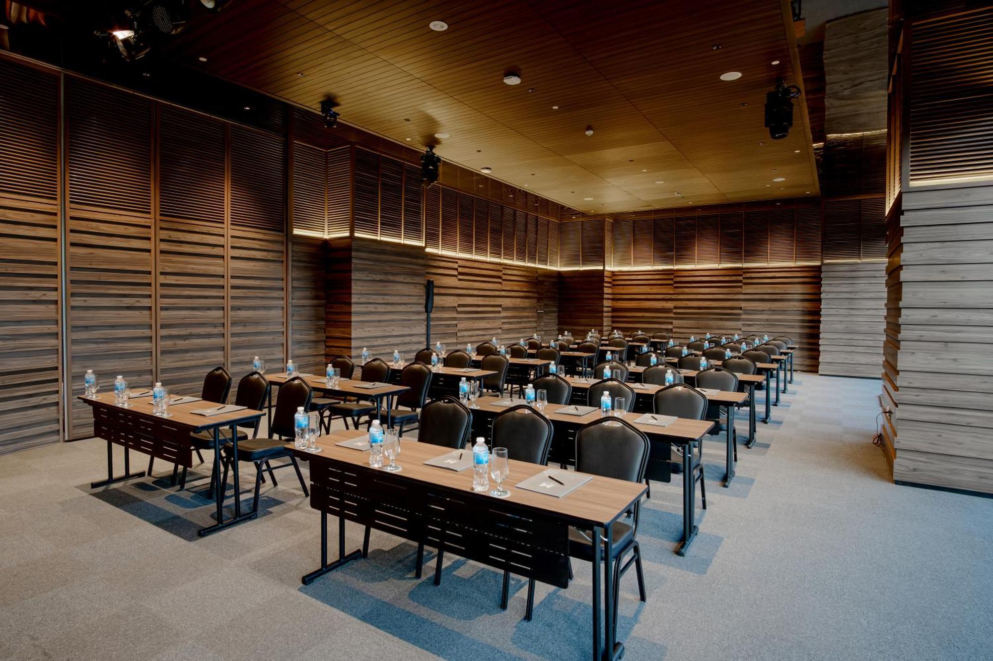 M Hotel Danang 外观 照片 The interior of the conference room